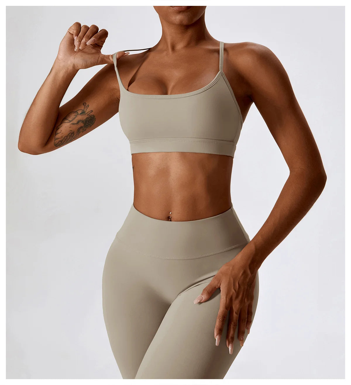 Sports Bra With Crossed Straps At The Back