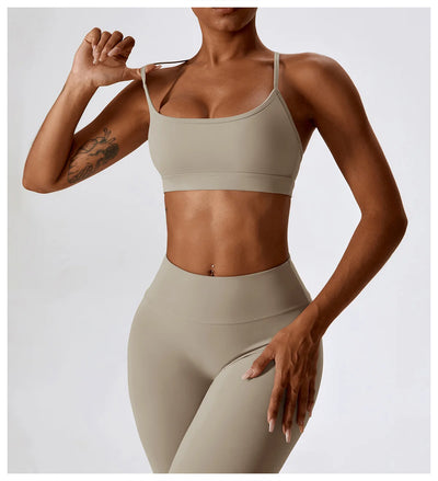 Sports Bra With Crossed Straps At The Back