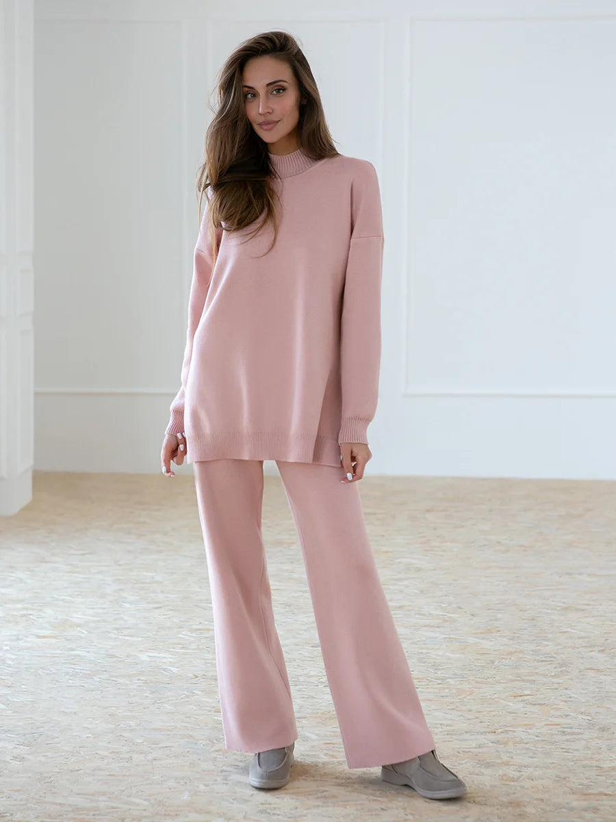 Comfortable Set Of Turtleneck Sweater And Baggy Pants