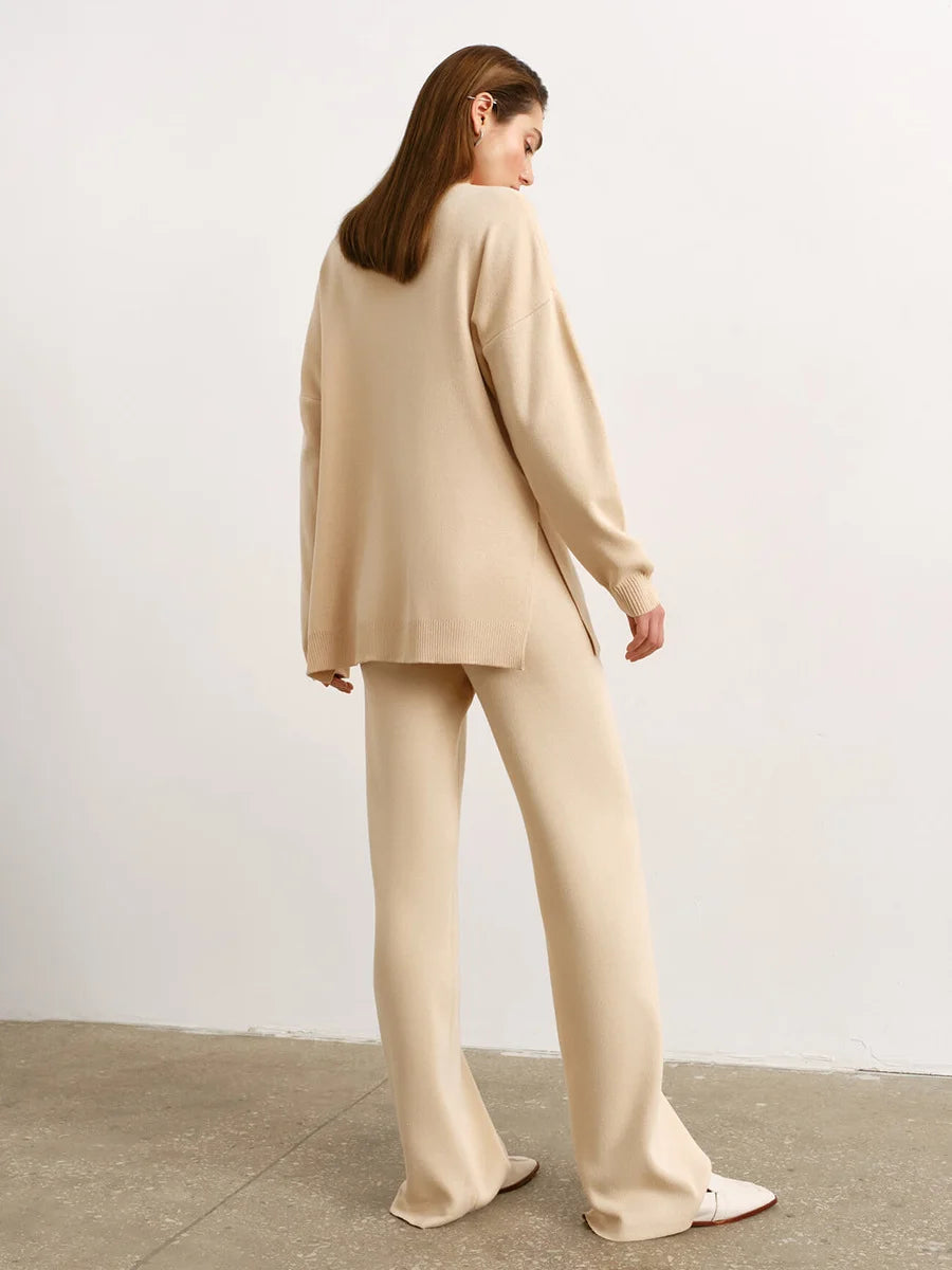 Comfortable Set Of Turtleneck Sweater And Baggy Pants