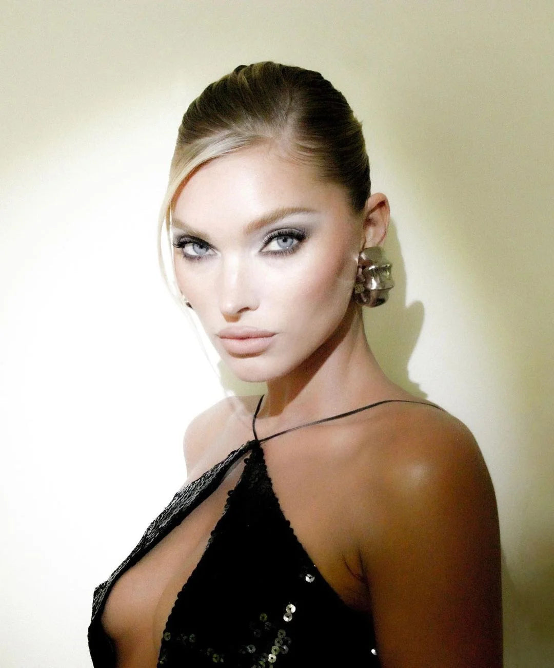 Sexy Nightclub Hollow Halter Beaded Dress