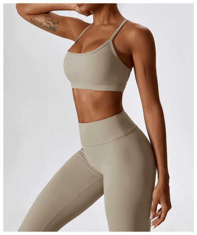 Sports Bra With Crossed Straps At The Back