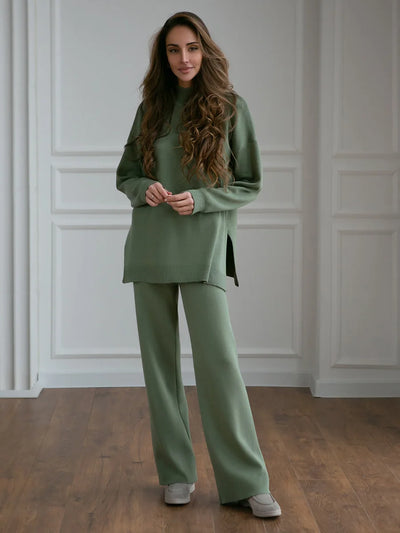 Comfortable Set Of Turtleneck Sweater And Baggy Pants