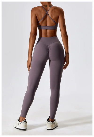 Sports Bra With Crossed Straps At The Back
