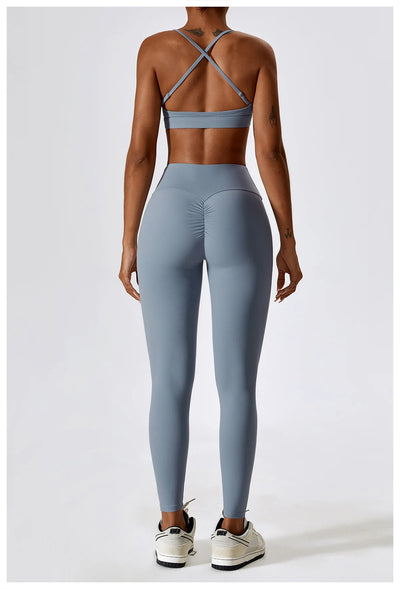 Sports Bra With Crossed Straps At The Back