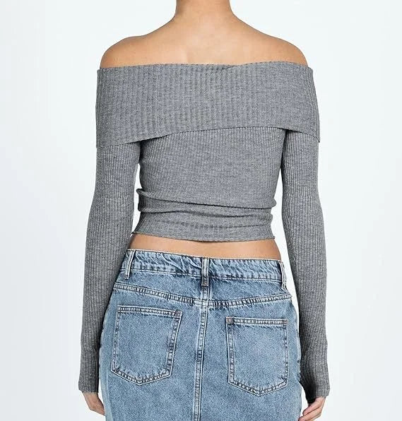 Women’s Long Sleeve Sweeter With Straight Shoulders Solid Color