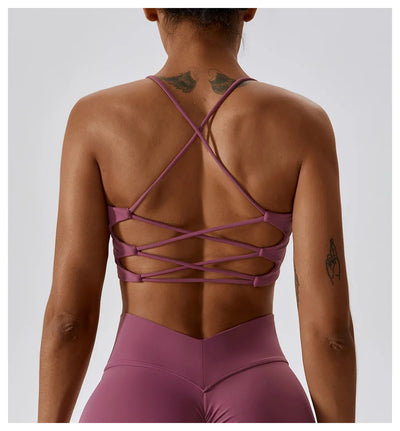 Sports Bra With Crossed Straps On The Back