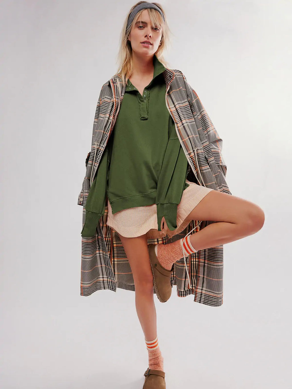 Loose Sweater with Open Lapels