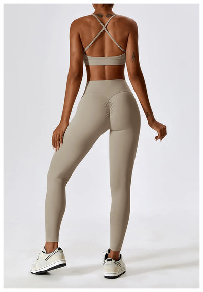 Sports Bra With Crossed Straps At The Back