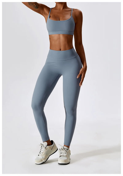 Sports Bra With Crossed Straps At The Back
