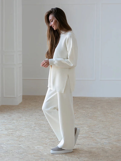 Comfortable Set Of Turtleneck Sweater And Baggy Pants