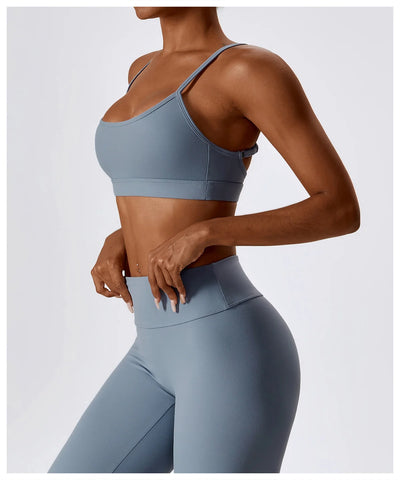 Sports Bra With Crossed Straps At The Back