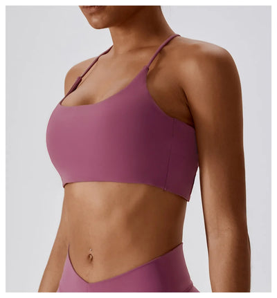 Sports Bra With Crossed Straps On The Back
