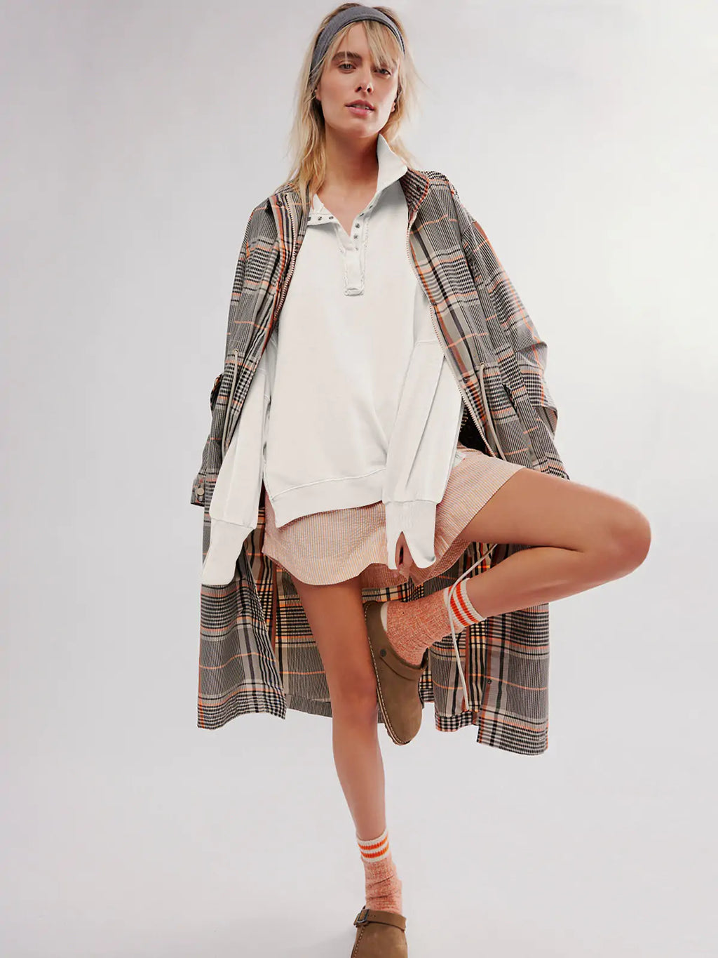 Loose Sweater with Open Lapels
