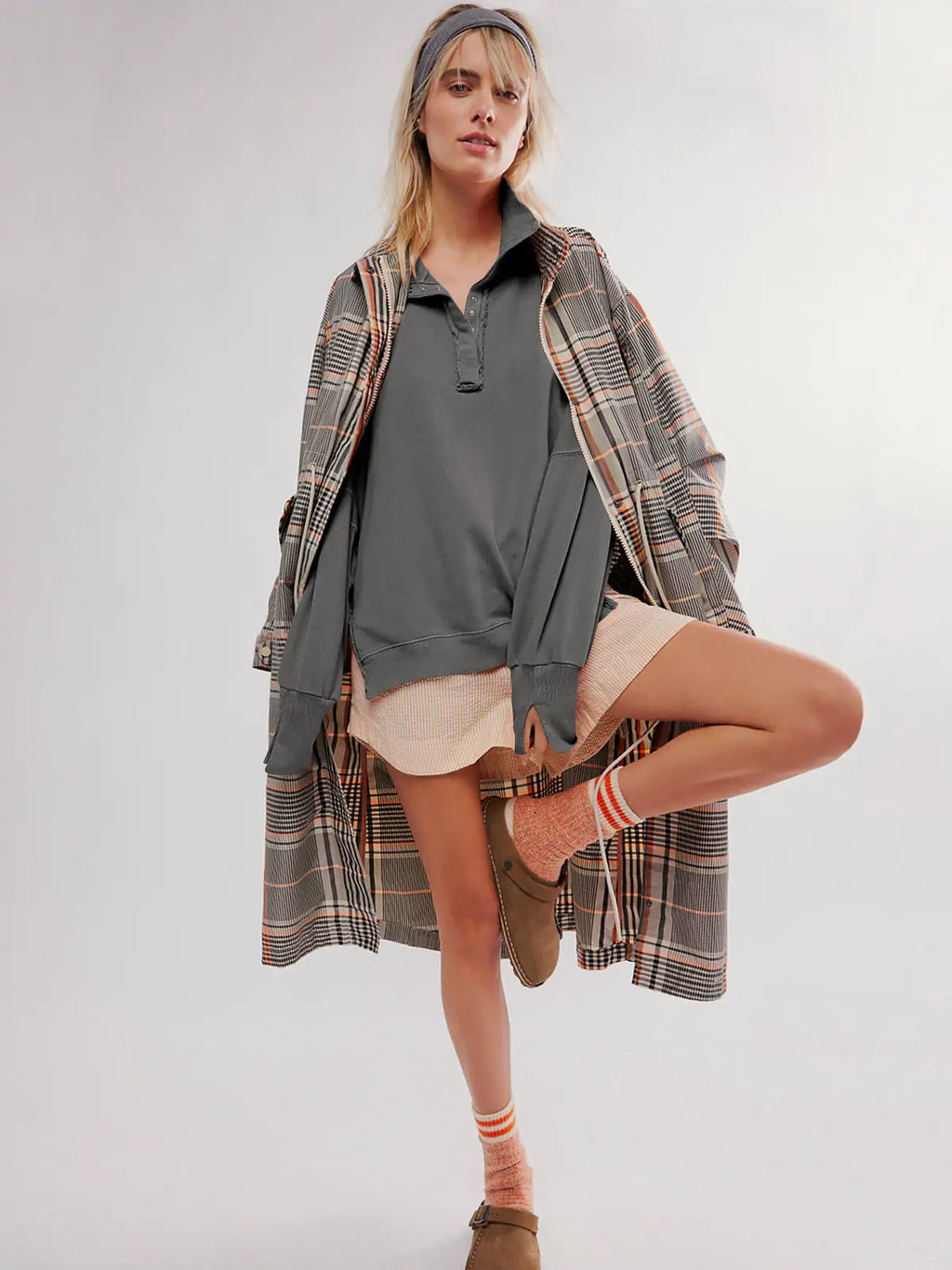 Loose Sweater with Open Lapels