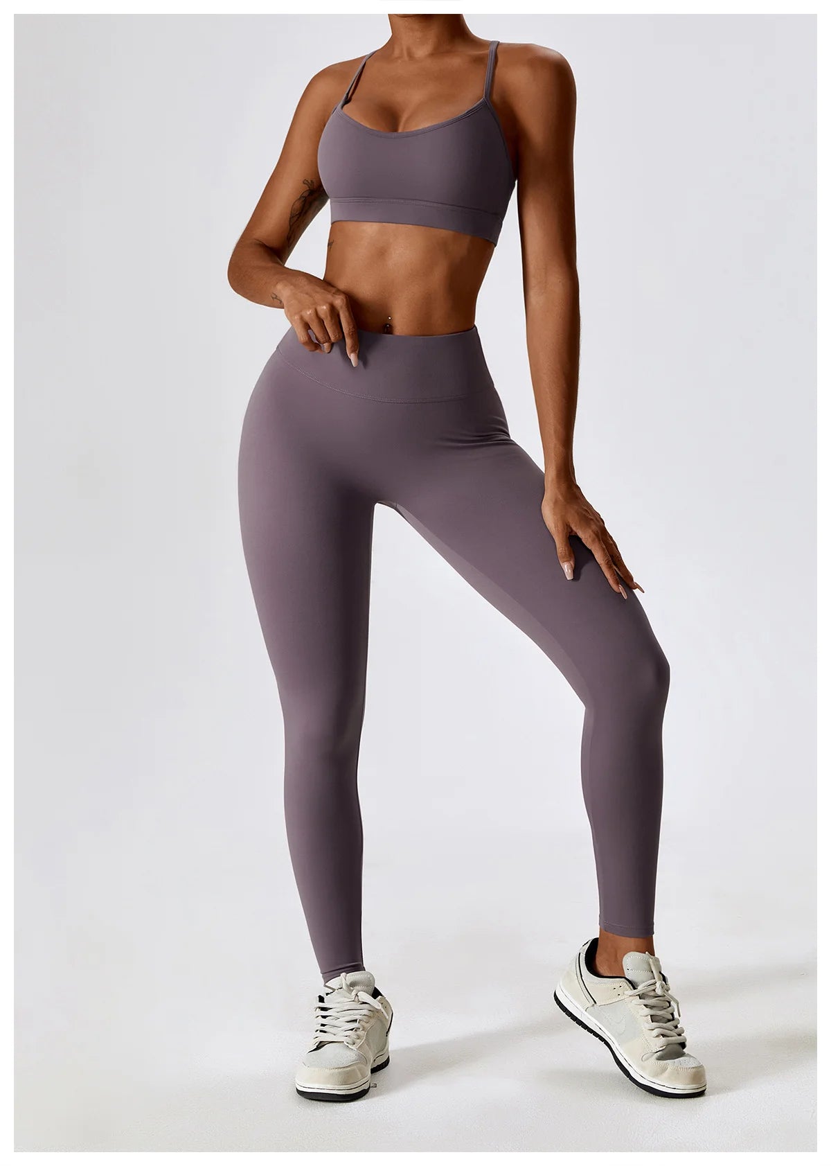 Sports Bra With Crossed Straps At The Back