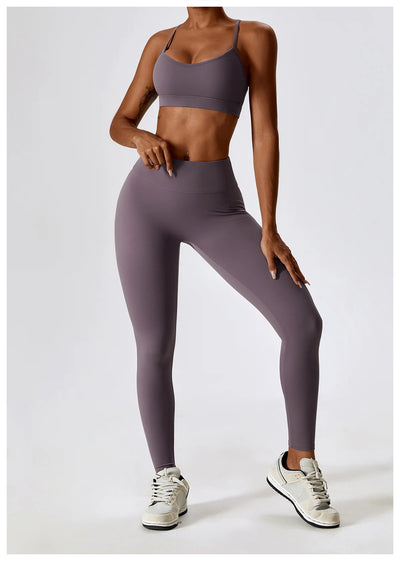 Sports Bra With Crossed Straps At The Back