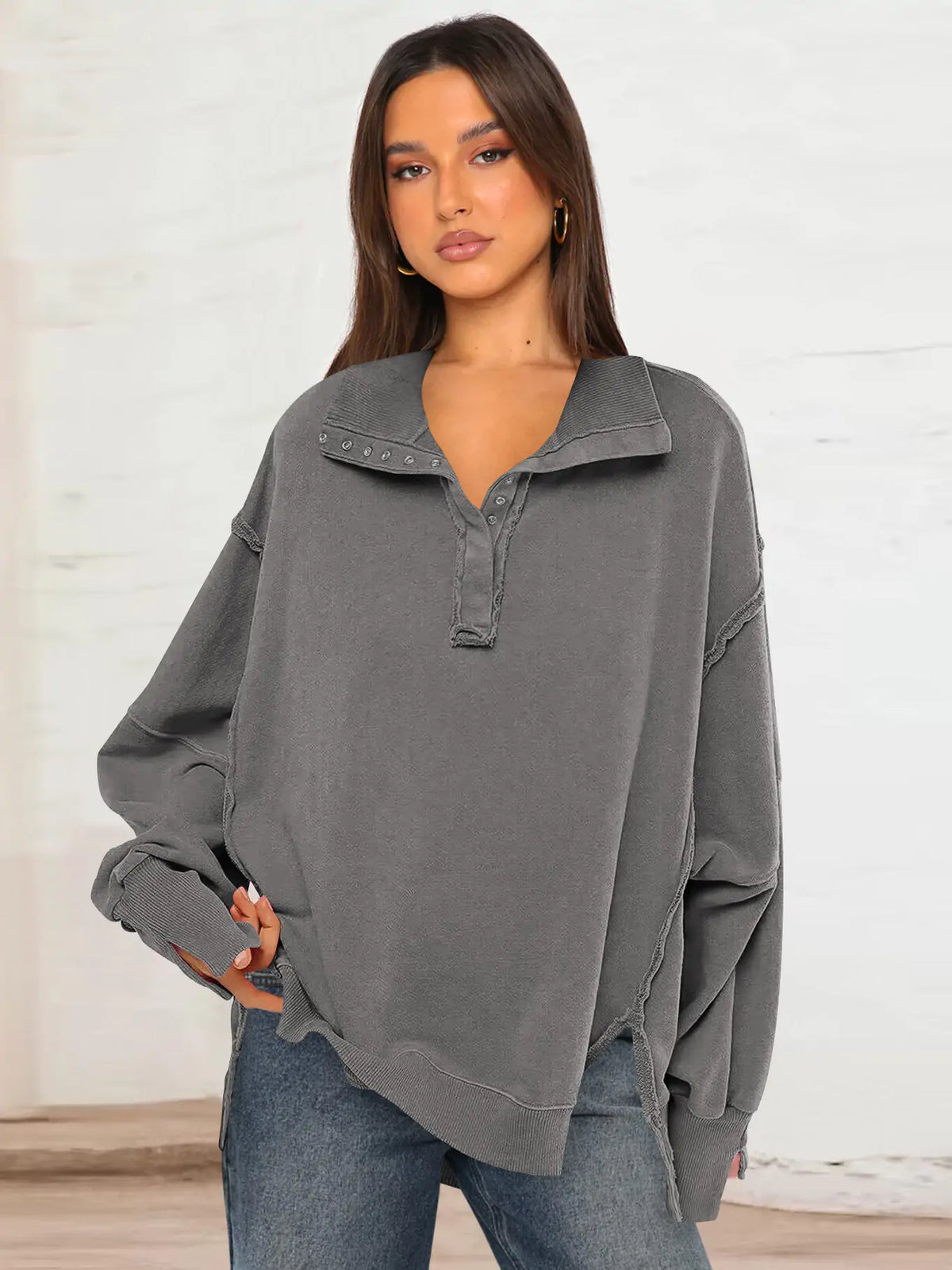 Loose Sweater with Open Lapels