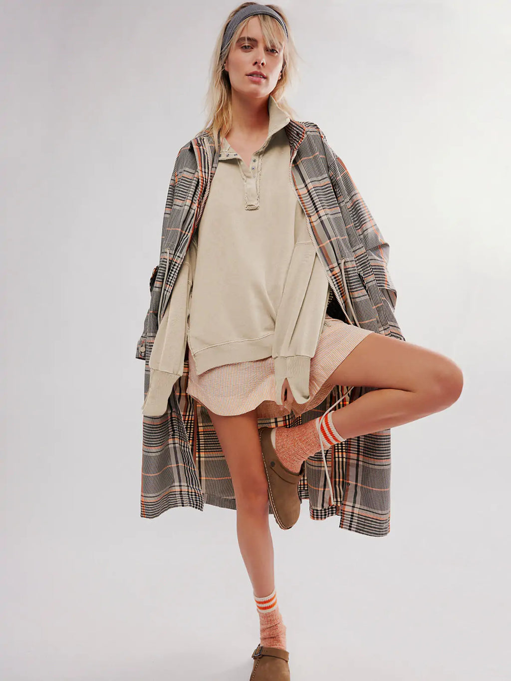 Loose Sweater with Open Lapels
