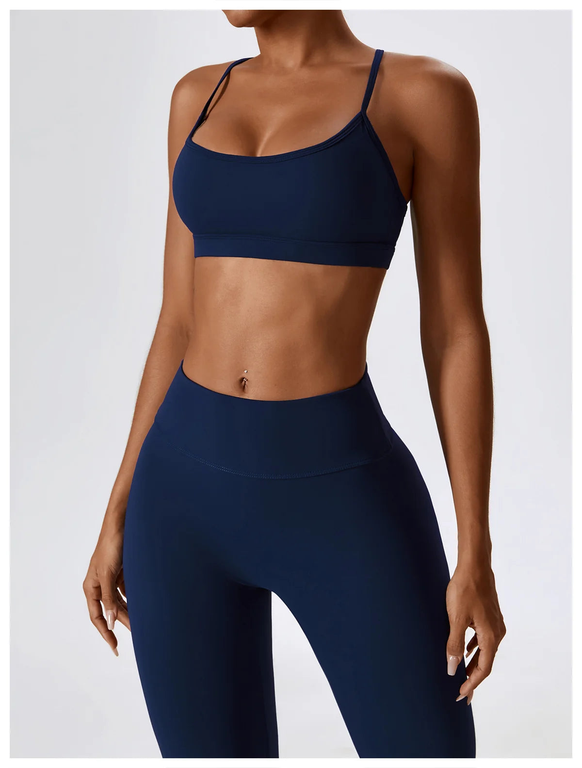 Sports Bra With Crossed Straps At The Back