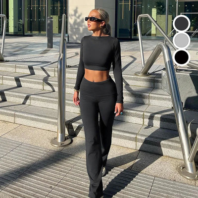 T-shirt With Open Navel Rolled Waist And Long Slightly Flared Pants