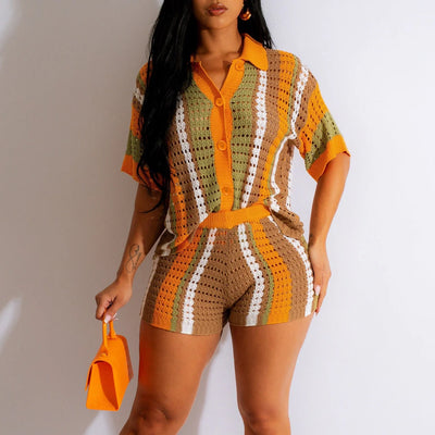 Set With Shorts With Contrast Collar
