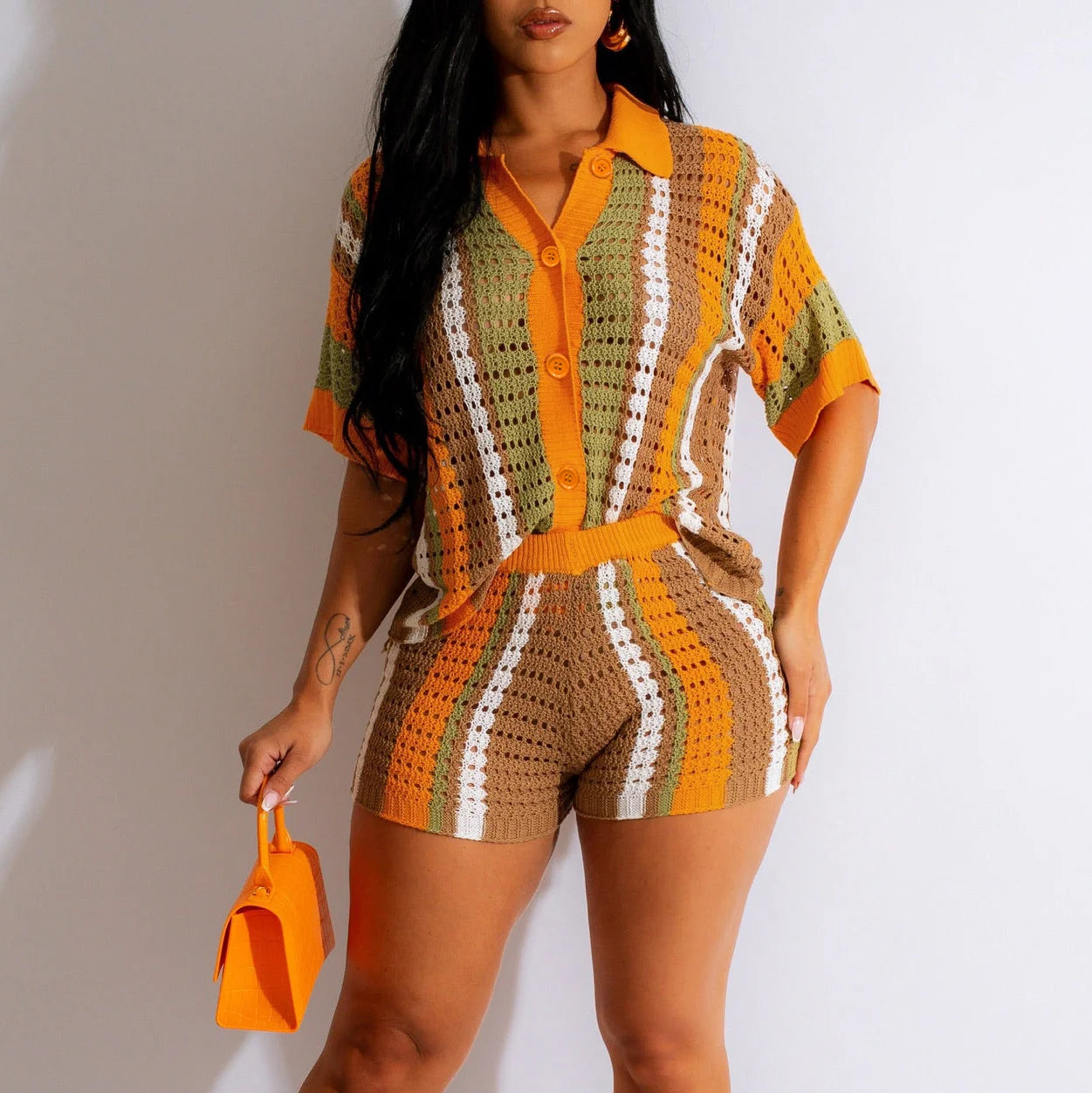 Set With Shorts With Contrast Collar