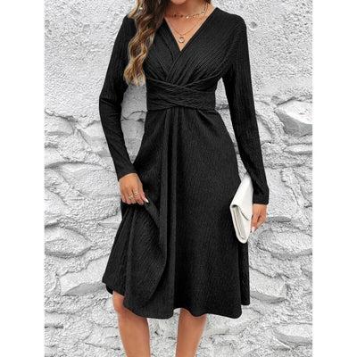 Sexy Dress With Slim Waist and Long Sleeves